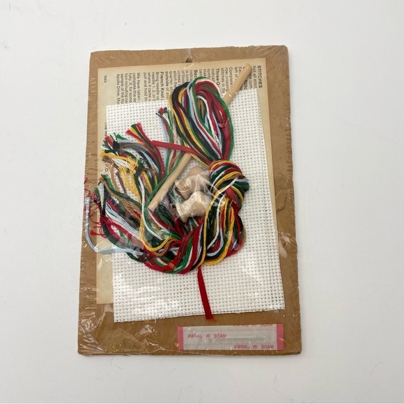 Vintage Mini Dowel Cross Stitch Craft Kit Christmas Toys - Picture 5 of 5